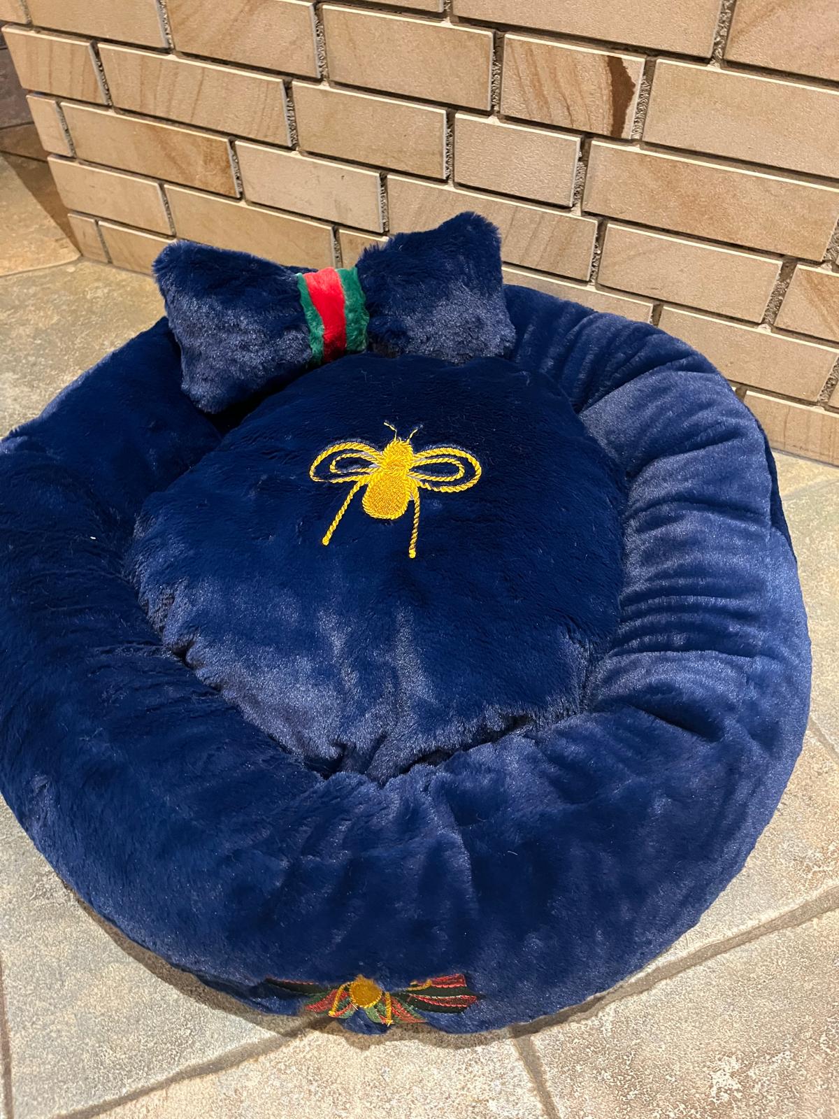 Cuccia Snow Donut
