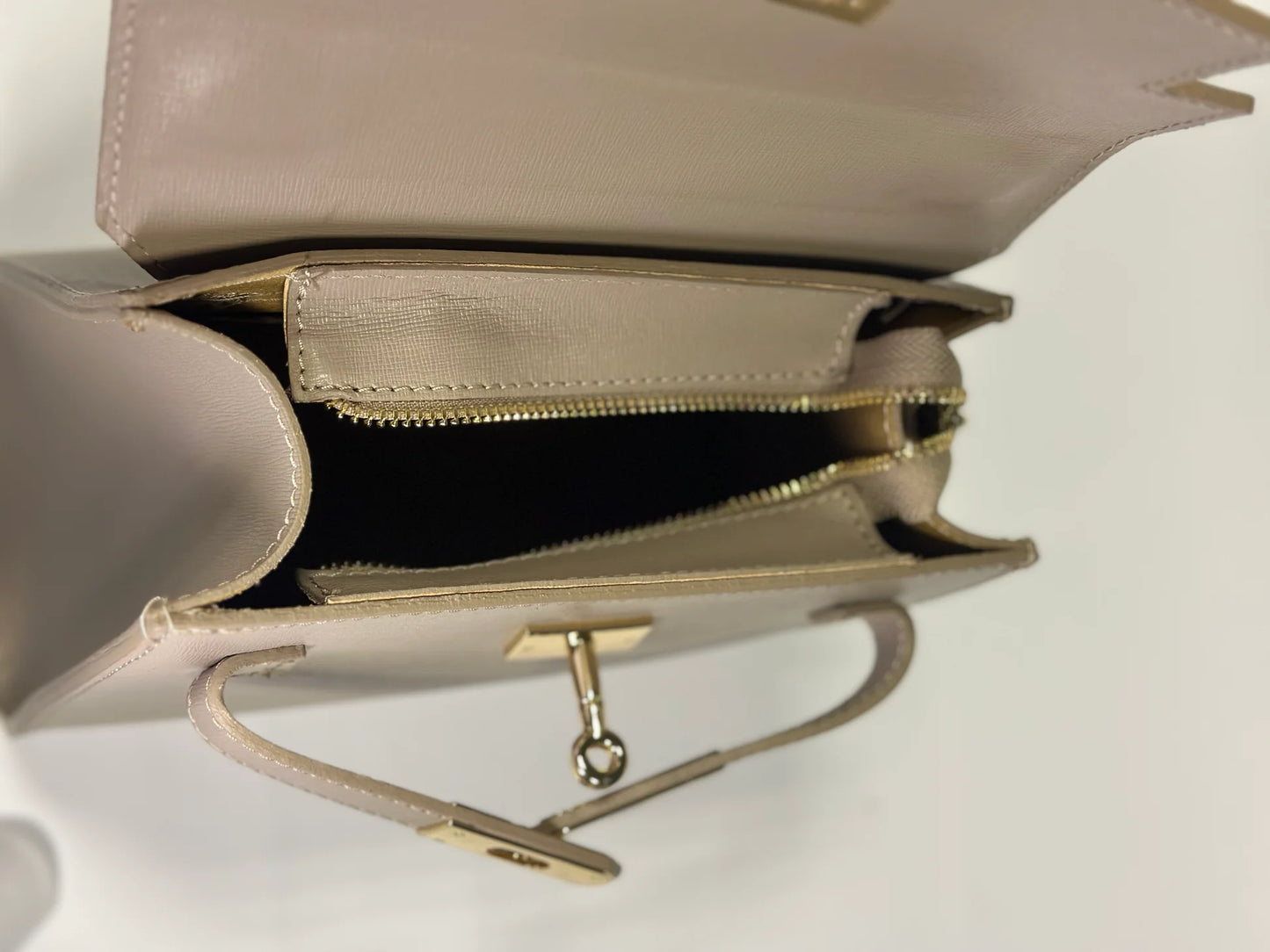Nicla in Vera Pelle