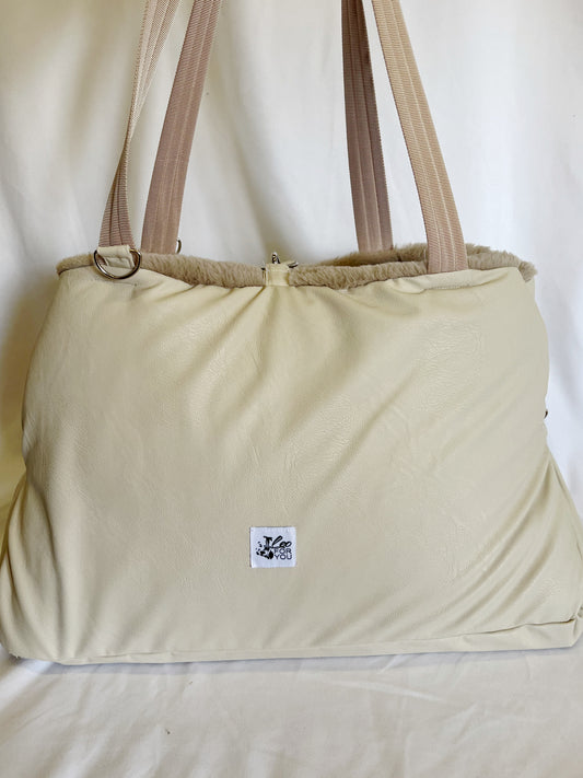 🐾 PetComfy

La borsa trasportino che diventa una comoda cuccia