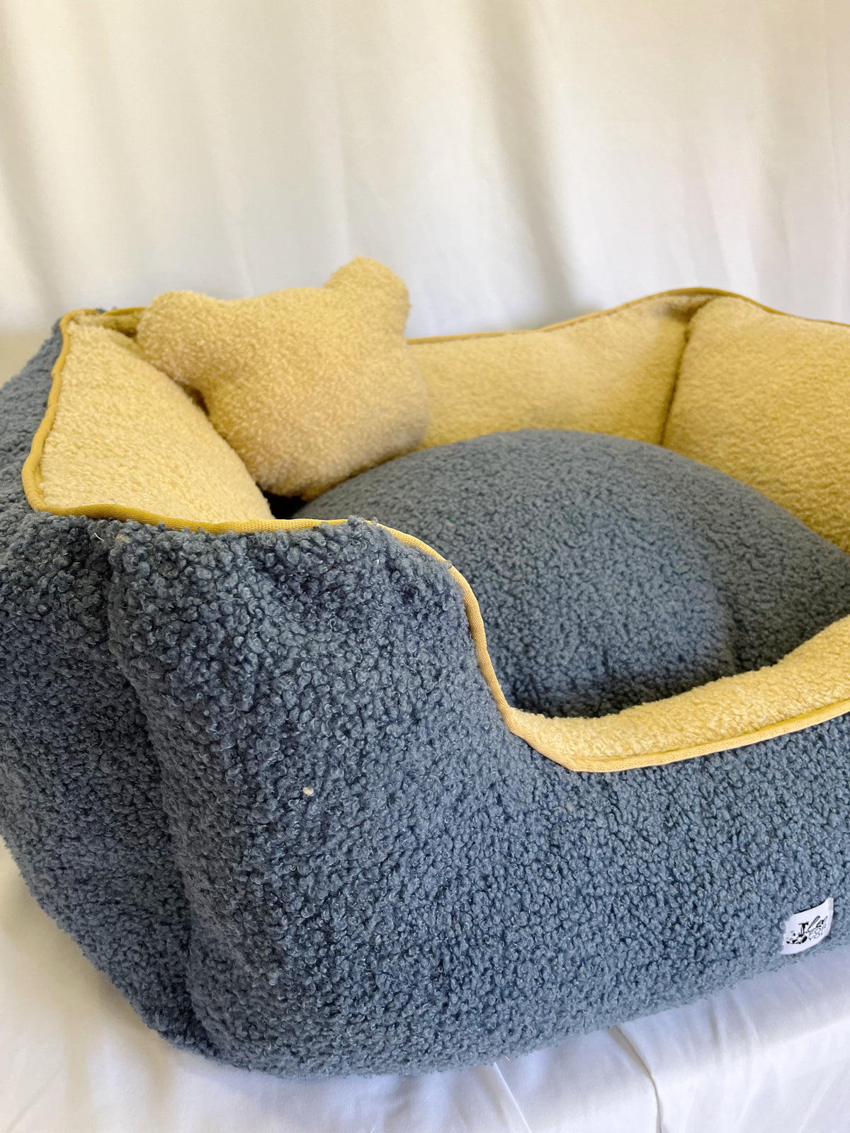 🧸 OASI – Bouclé Edition