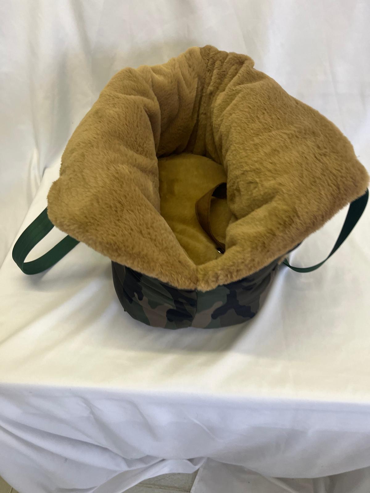 Borsa Trasportino Modello Secchiello Trapuntato Mimetico con Interno in Ecopelliccia Cammello