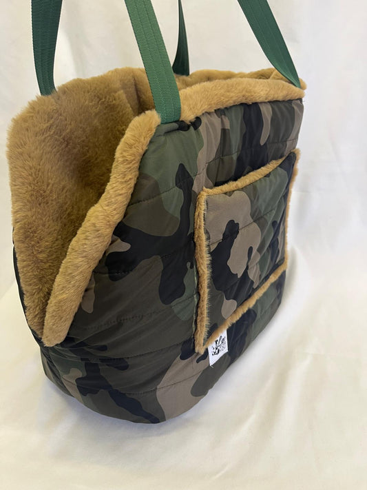 Borsa Trasportino Modello Secchiello Trapuntato Mimetico con Interno in Ecopelliccia Cammello